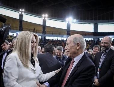 Τα συγχαρητήρια του Κώστα Σημίτη δέχτηκε η Φώφη Γεννηματά